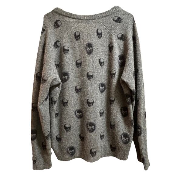 SKULL CASHMERE Women’s 100% Cashmere Skull Graphic Pullover Sweater V-Neck Med - Picture 3 of 5